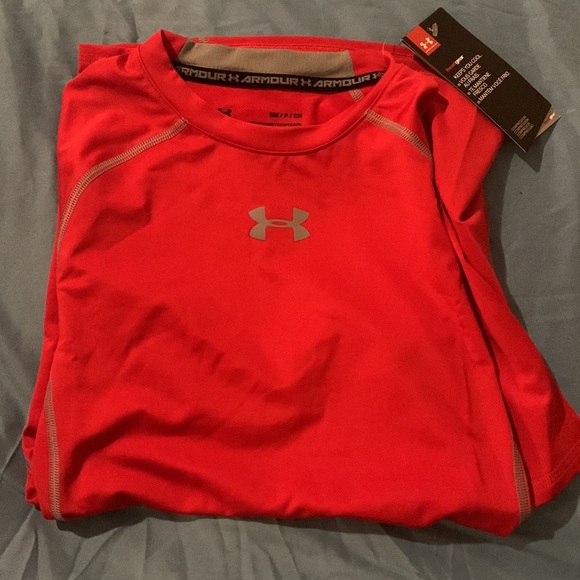 Red Under Armour sweatshirt - Picture 5 of 6